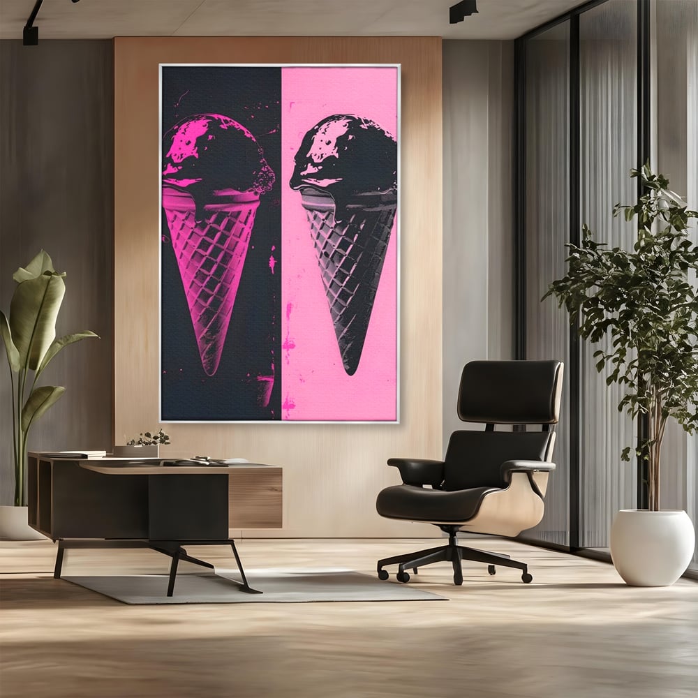 Tablou canvas cu tablou canvas cu doua inghetate pe bat impartit vertical, in rama de aluminiu argintiu, pe perete intr-un birou